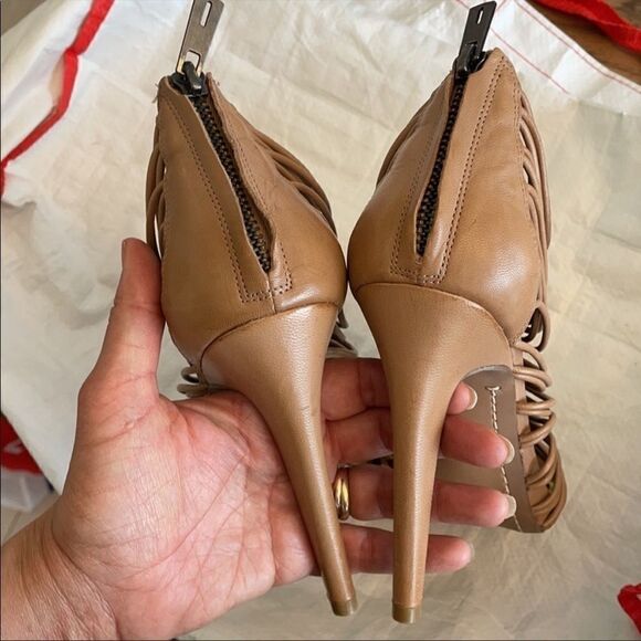 SAM EDELMAN LEATHER TAUPE STRAPPY SANDALS.… - Picture 5 of 8